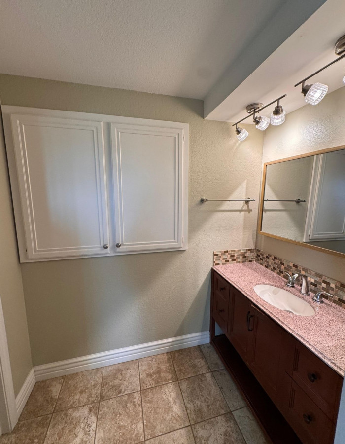 La Mesa bathroom 3