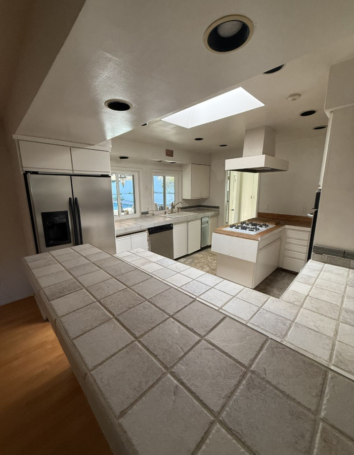 Loren Dr Kitchen 1