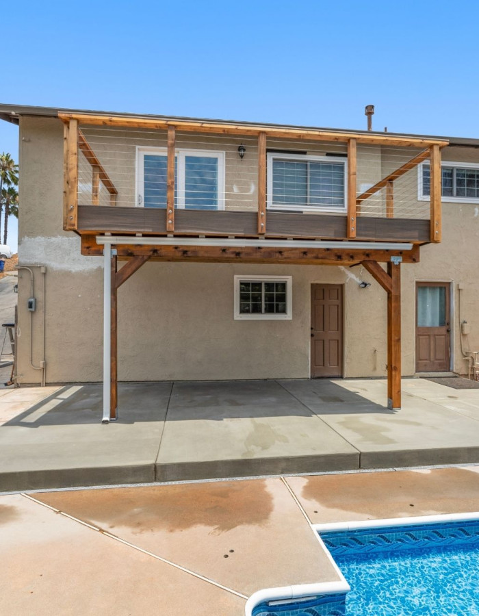 Pueblo Ave deck 13