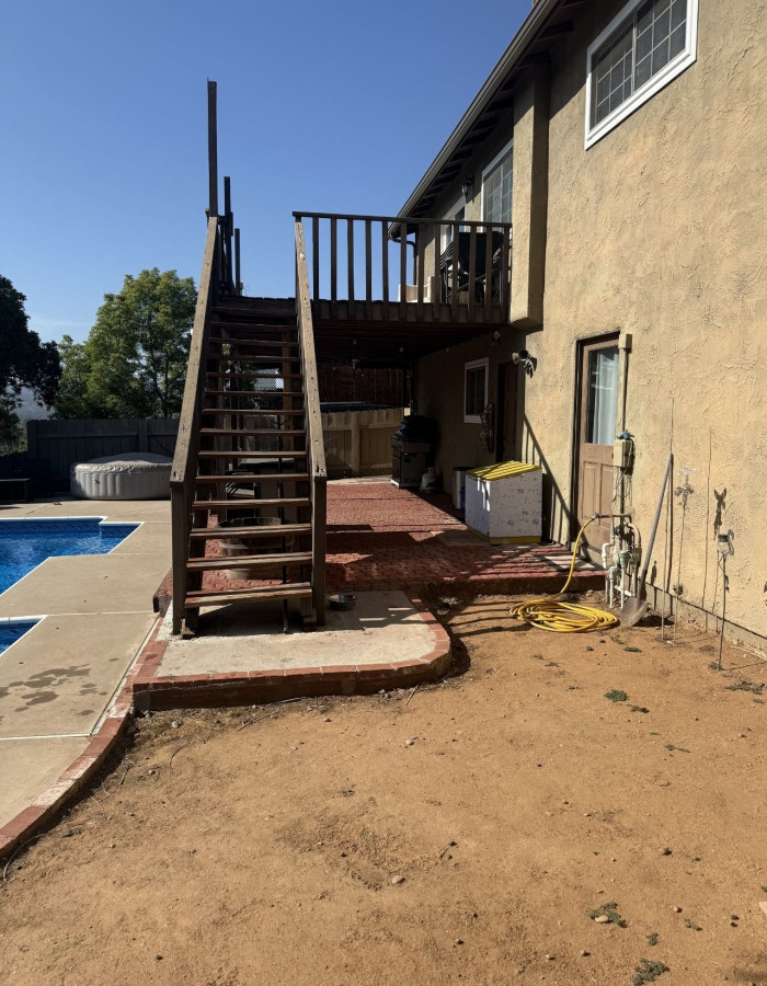 Pueblo Ave deck 17