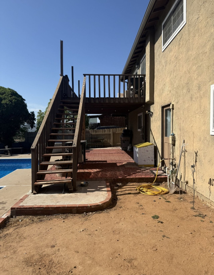 Pueblo Ave deck 20