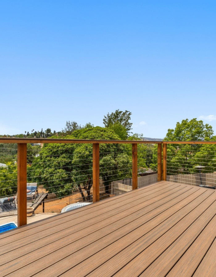 Pueblo Ave deck 4