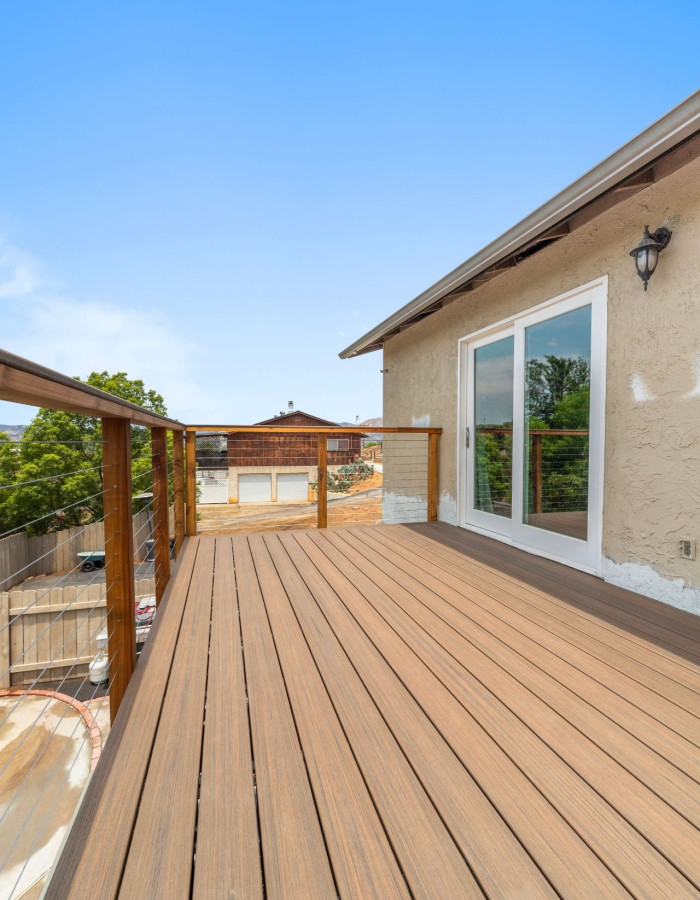 Pueblo Ave deck 5