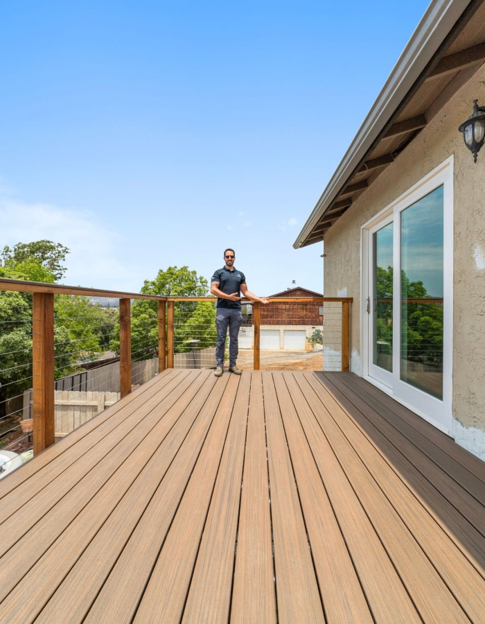 Pueblo Ave deck 6